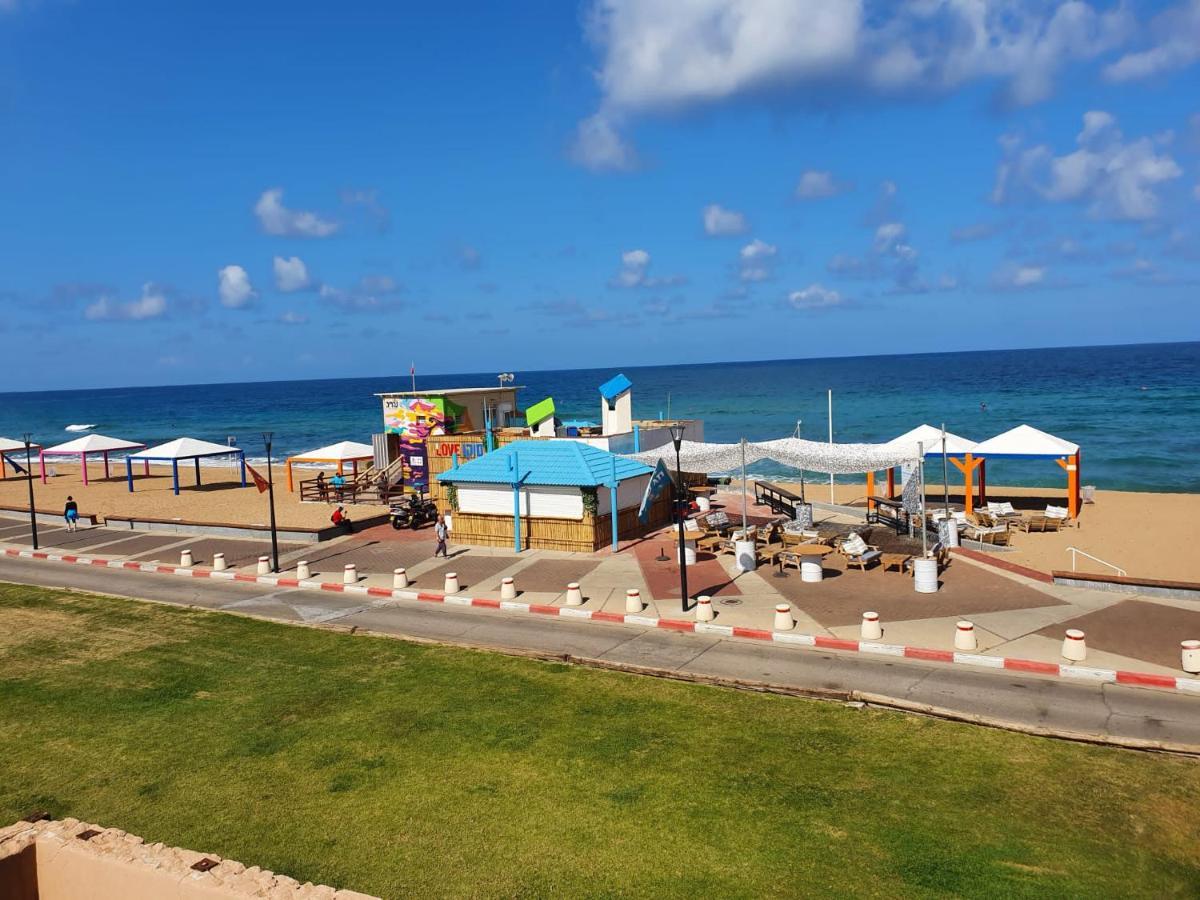 Sycamore On The Beach Nahariya Exterior foto